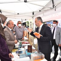 Üniversitelilere her alanda tam destek 