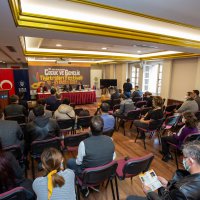Perde çocuklar ve gençler için açılıyor 