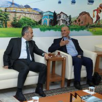 Şehitlerimizin yakınları baş tacımız 