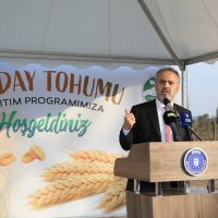 Büyükşehir’den selzede çiftçiye tohum desteği 