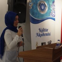 Atatürk türkü ve şiirlerle anıldı 
