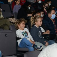 Tiyatro şehrin dört yanında 