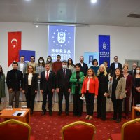 Bursa kent mobilyalarıyla güzelleşiyor 