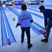 Özel çocuklar bowlingle eğlendi 