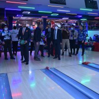 Özel çocuklar bowlingle eğlendi 