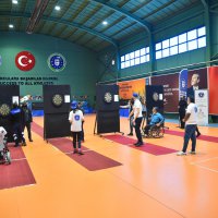 Engelleri Dart Turnuvası’yla aştılar 