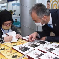 Kitap şöleni coşkuyla başladı 