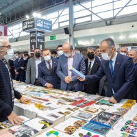 Ünlü yazarlar okurlarıyla buluşuyor 