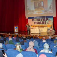Bursa’nın kitapla buluşması sürüyor 