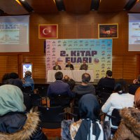 350 bin okur kitapla buluştu 