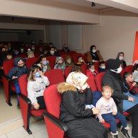 Kukla ve gölge oyunlarından renkli final 