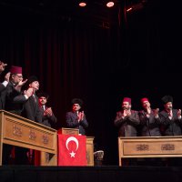 Milli şaire duygusal anma 