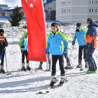 Öğrencilerin kayak heyecanı 