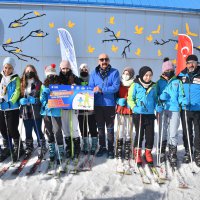 Öğrencilerin kayak heyecanı 