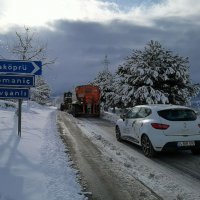 Bir metreyi bulan karlı yolları aşıp şifa dağıttılar 