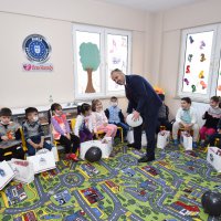 Ana Kucağı’nda karne sevinci 