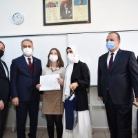 Ana Kucağı’nda karne sevinci 