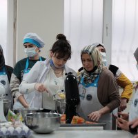 İşaret diliyle pasta börek yaptılar 