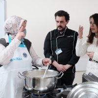 İşaret diliyle pasta börek yaptılar 