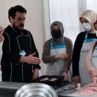 İşaret diliyle pasta börek yaptılar 
