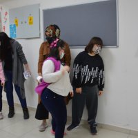 Çocuklar sınıfta, anneler iş başında 