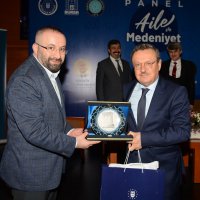 Medeniyetin temel kurumu aile 