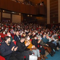 'Bir Adam Yaratmak' Uşak’ta izleyici ile buluştu 