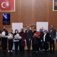Kadınlar, günlerini üreterek kutladı 