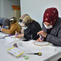 Bu okulda çocuklar da anneleri de öğrenci 