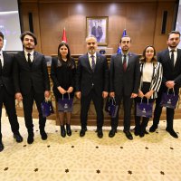 Gençler siyaset provasını mecliste yaptı 