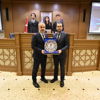 Gençler siyaset provasını mecliste yaptı 