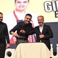 CZN Burak’ın Londra’daki ortağı Ronaldo 
