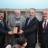 Bursa kütüphanelerle donatılıyor 