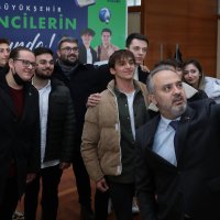 Üniversiteliler burslarına kavuşuyor 
