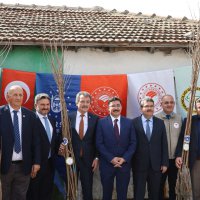 Mudanyalı çiftçiye Trabzon hurması desteği 