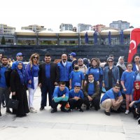 Vosvoslar otizm farkındalığı için yollarda 