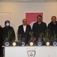 Büyükorhanlı çiftçiye fidan ve tohum desteği 