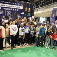 Yetim gülerse, dünya güler 