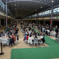 Yetim gülerse, dünya güler 