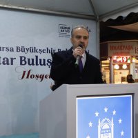 Tarihi meydan, iftar sofraları ile donatıldı 