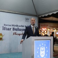 Tarihi meydan, iftar sofraları ile donatıldı 