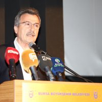 Alın teri sahne tozuna karışıyor 