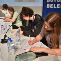 Münazara turnuvasının galibi: Mimoza 