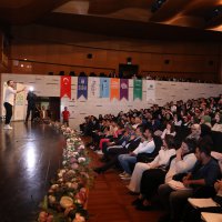 Üniversite yolunda gençlere tam destek 