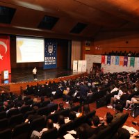 Üniversite yolunda gençlere tam destek 