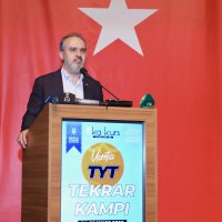 Üniversite yolunda gençlere tam destek 