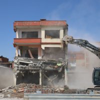 Beşyol’da yıkımlara devam 