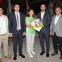 Türkiye şampiyonu okula coşkulu kutlama 