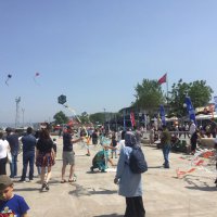 Mudanya semalarında atıklar uçtu 