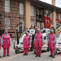 Bursa caddelerine kadın eli değiyor 